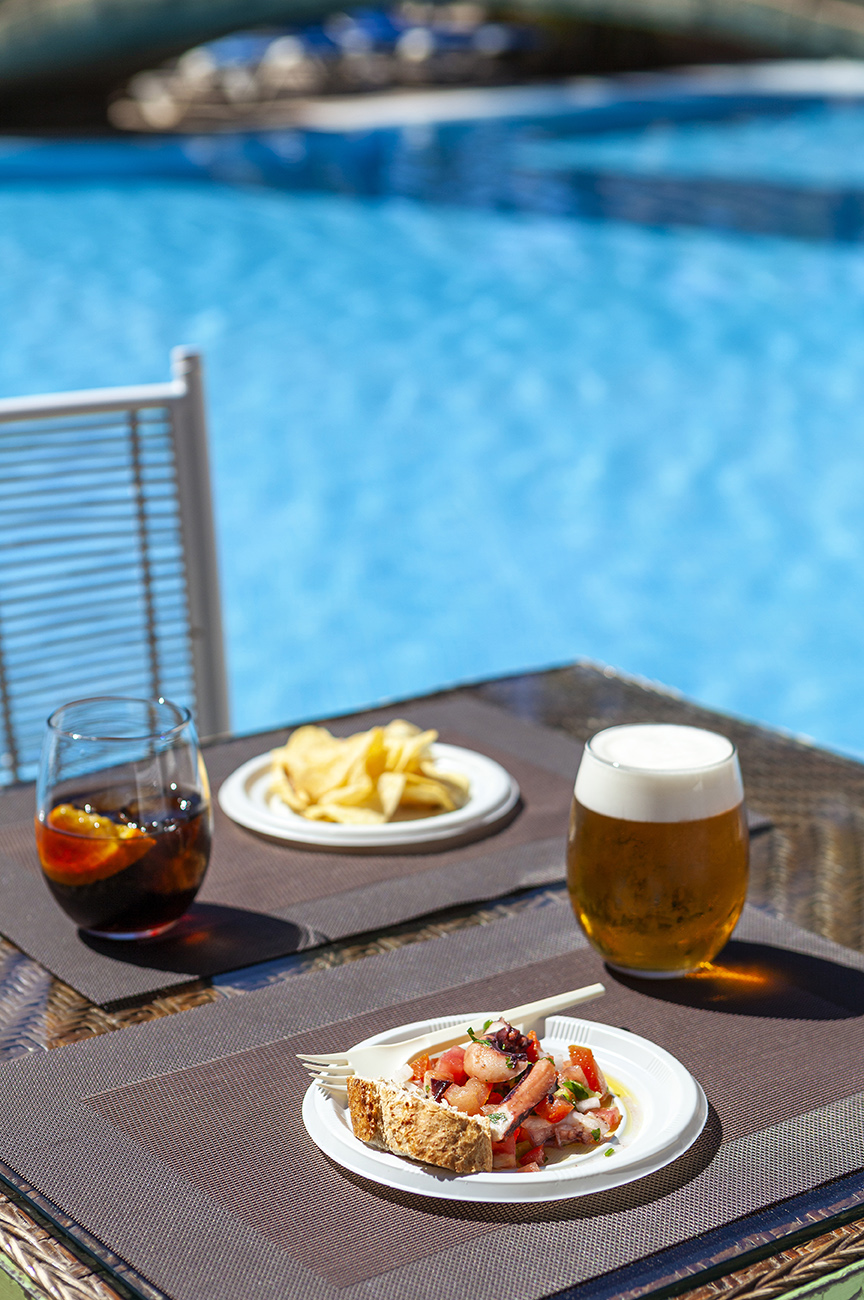 002_alta_playacanela Bar Piscina.jpg